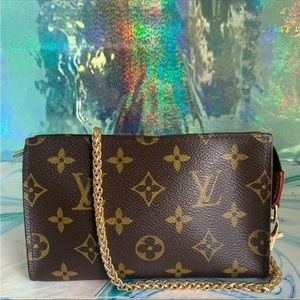 Louis Vuitton monogram cross body pouch